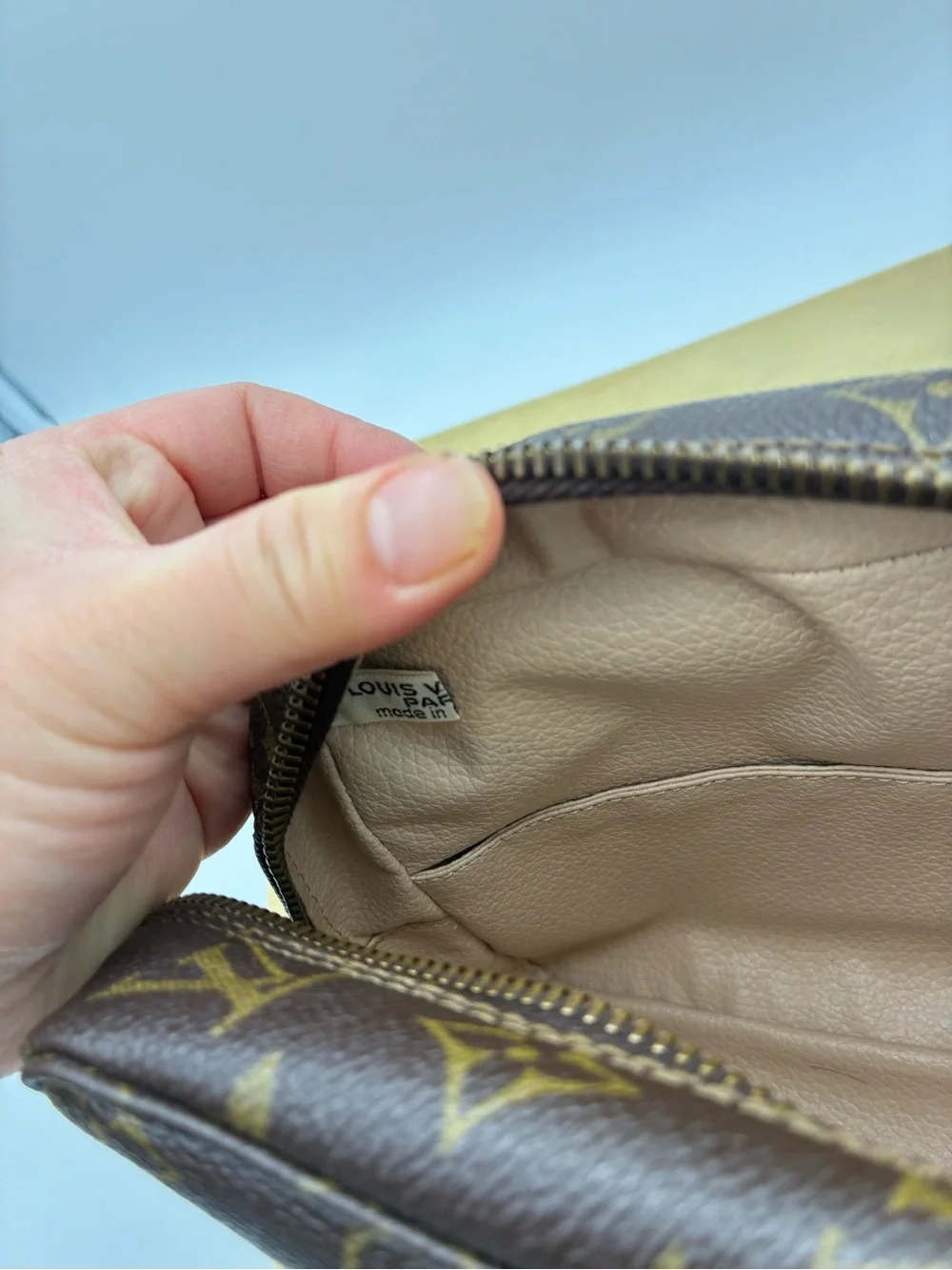Louis Vuitton vintage monogram trousse 28 toiletry  bag with LV dust bag